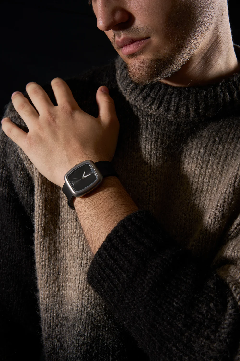 The SN 2140 in anthracite PVD, worn